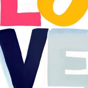 Affiche LOVE minimaliste avec grandes lettres peintes rose, jaune, bleu foncé et gris clair sur fond blanc.