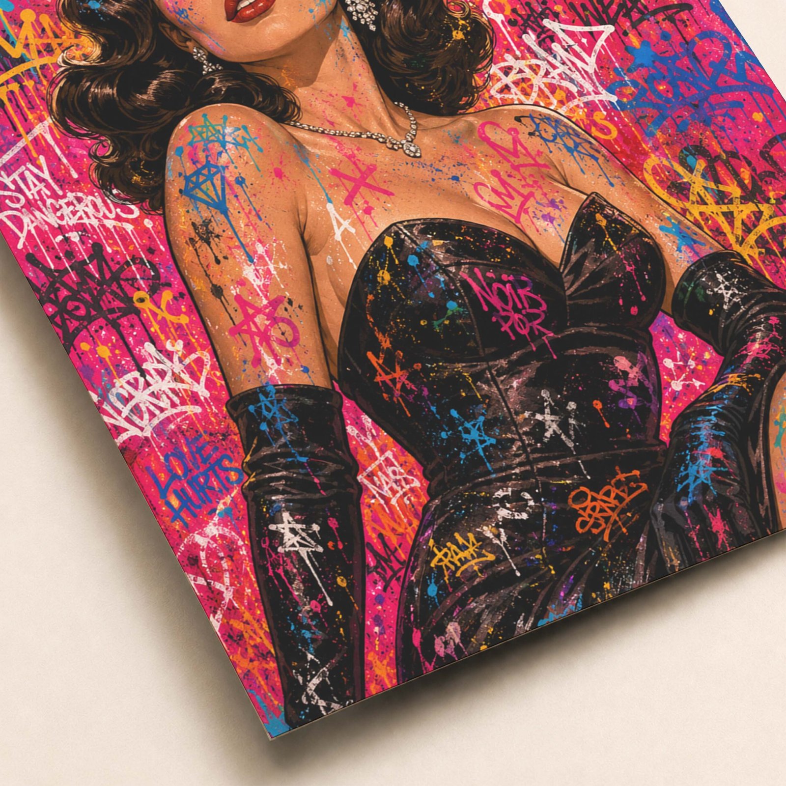 Affiche murale d'une femme glamour dans un style street art
