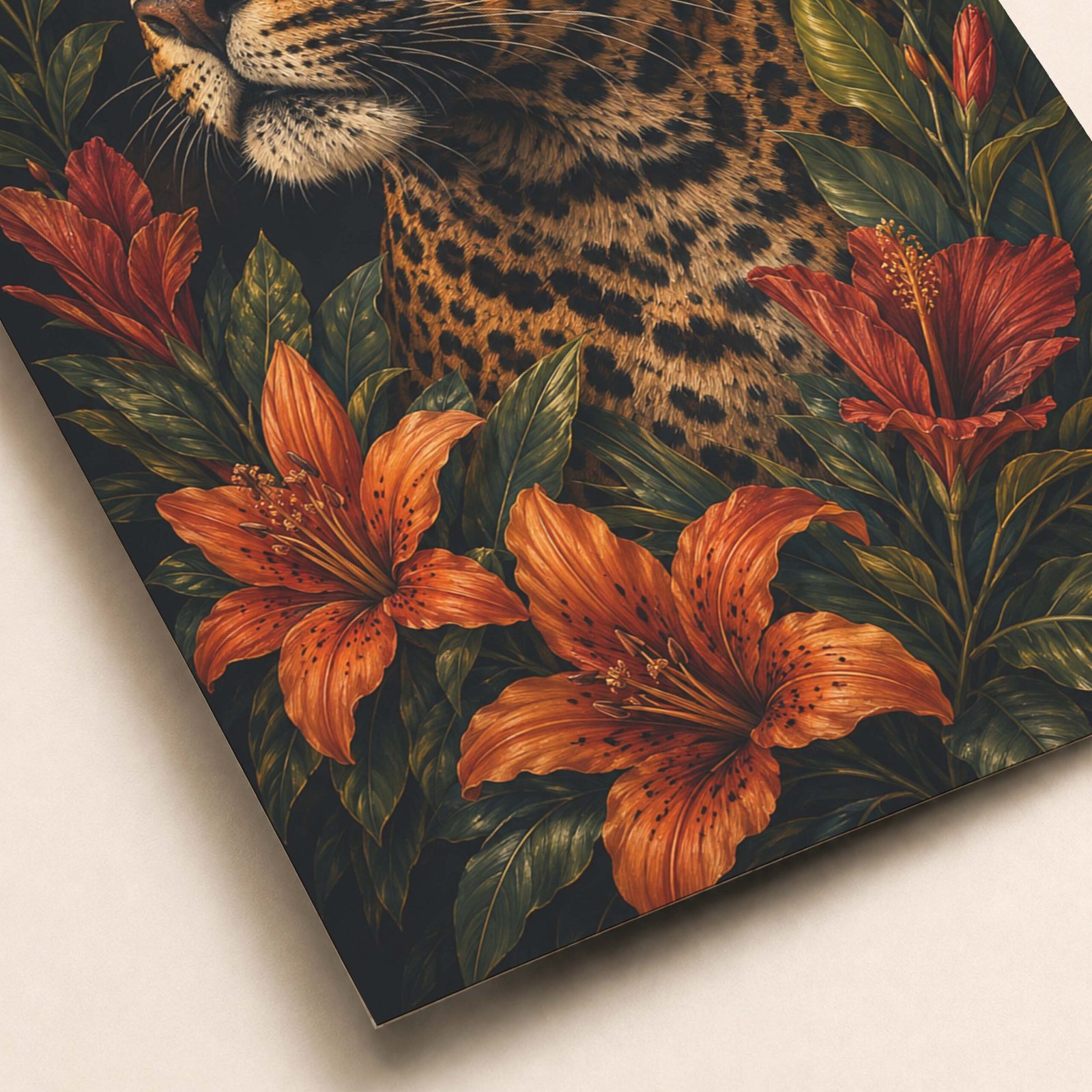 Détail du léopard et des fleurs tropicales