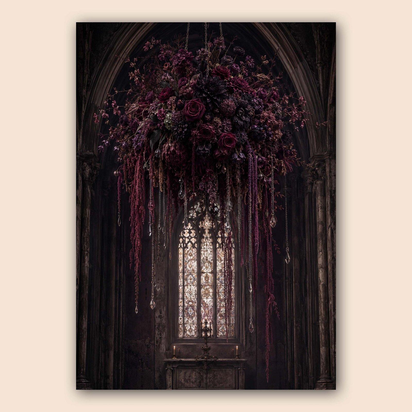 Décor floral sombre et romantique dans une architecture gothique