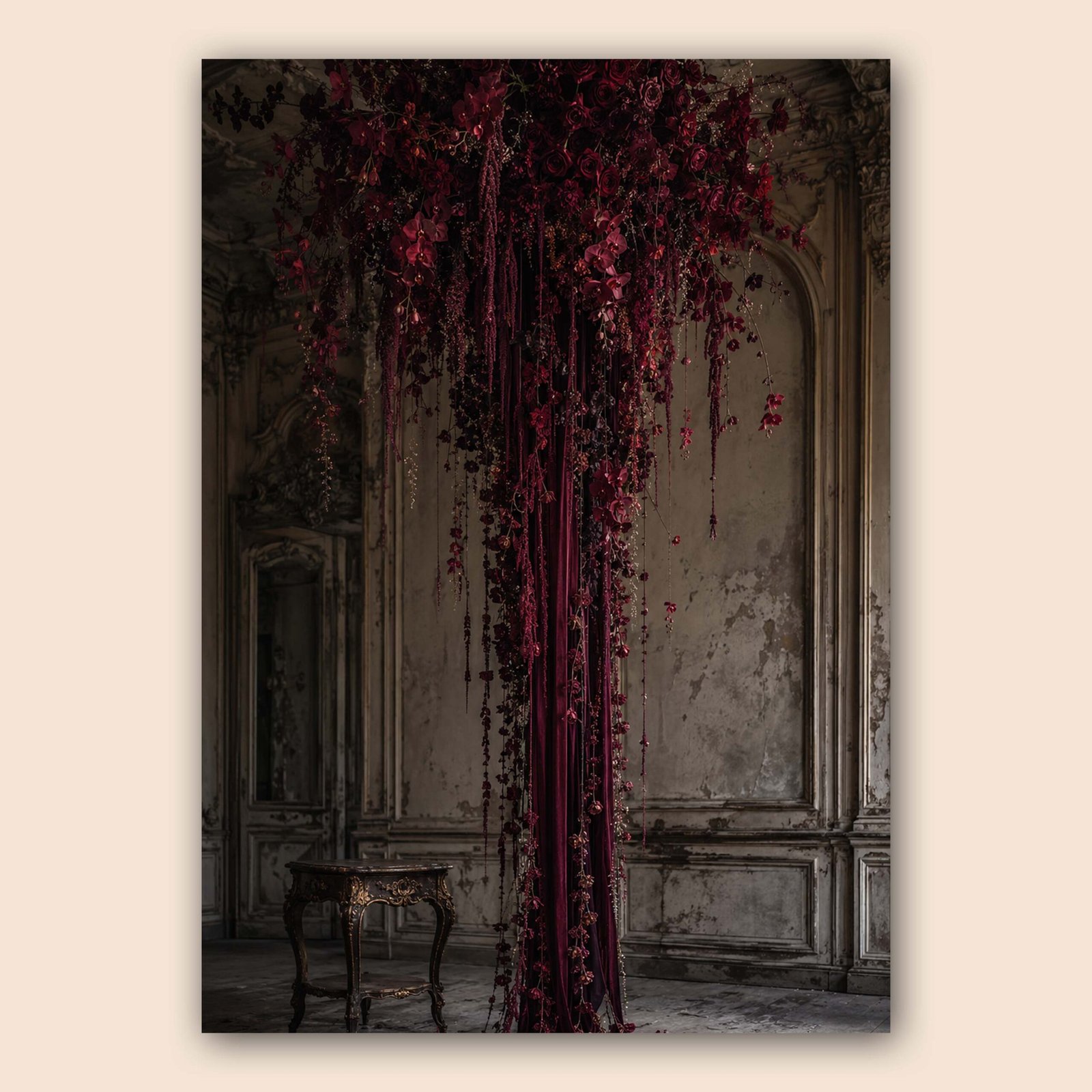 Grande composition florale bordeaux et violette au style romantique et baroque