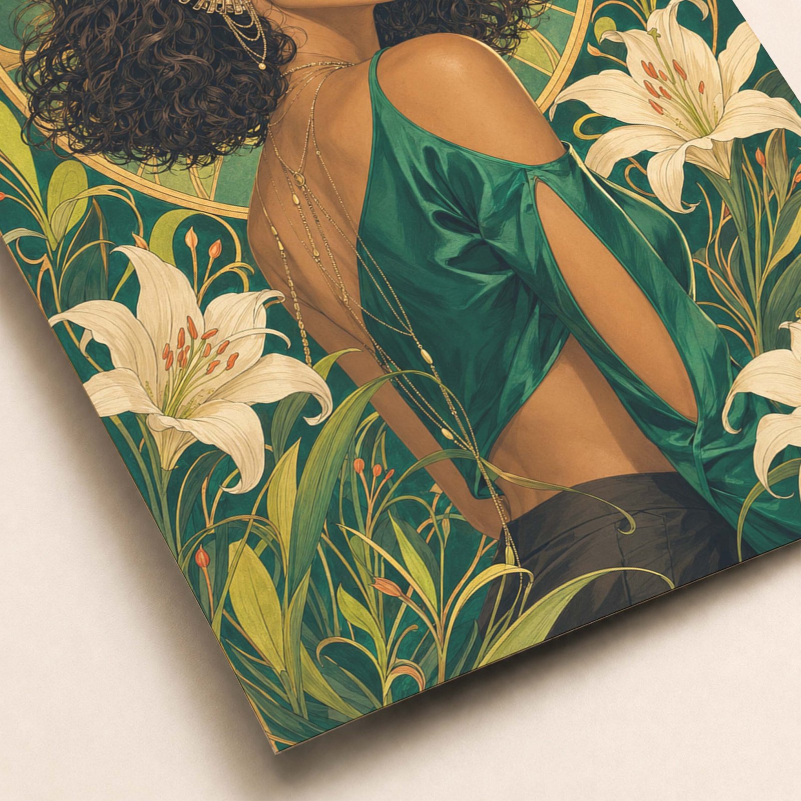 Détail du portrait féminin et des fleurs blanches